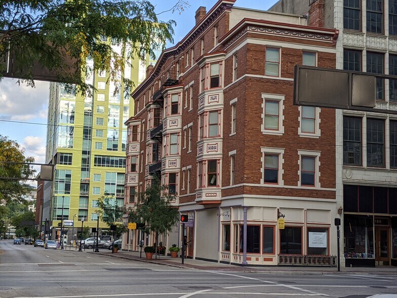 201 E 8th St, Cincinnati, OH à louer - Photo de l’immeuble – Image 2 sur 7