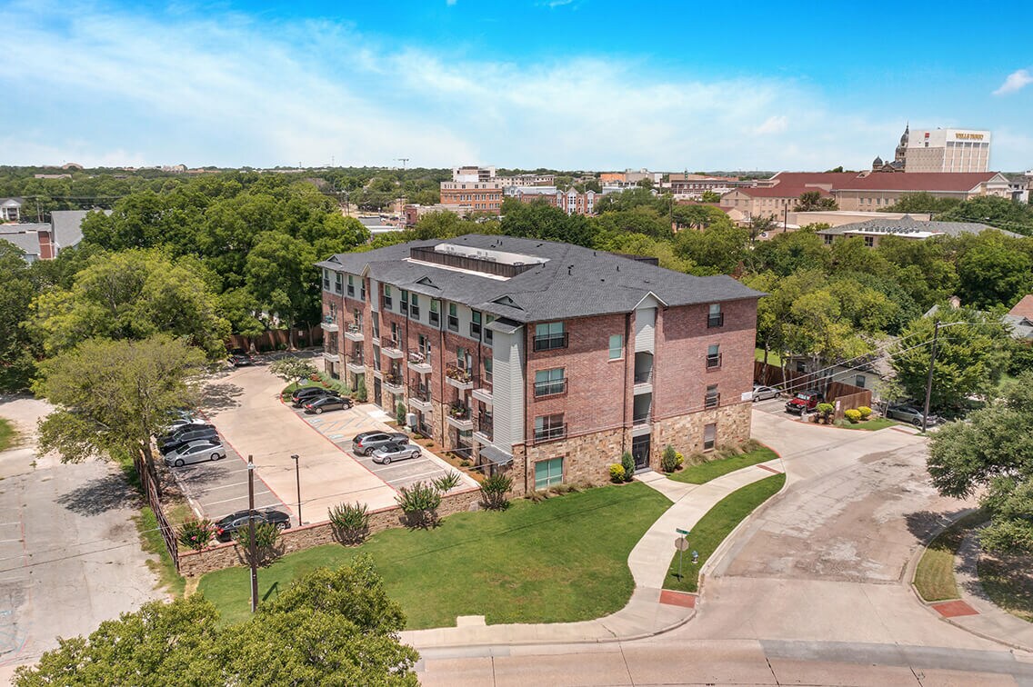 404 Industrial St, Denton, TX à vendre Photo de l’immeuble– Image 1 sur 31