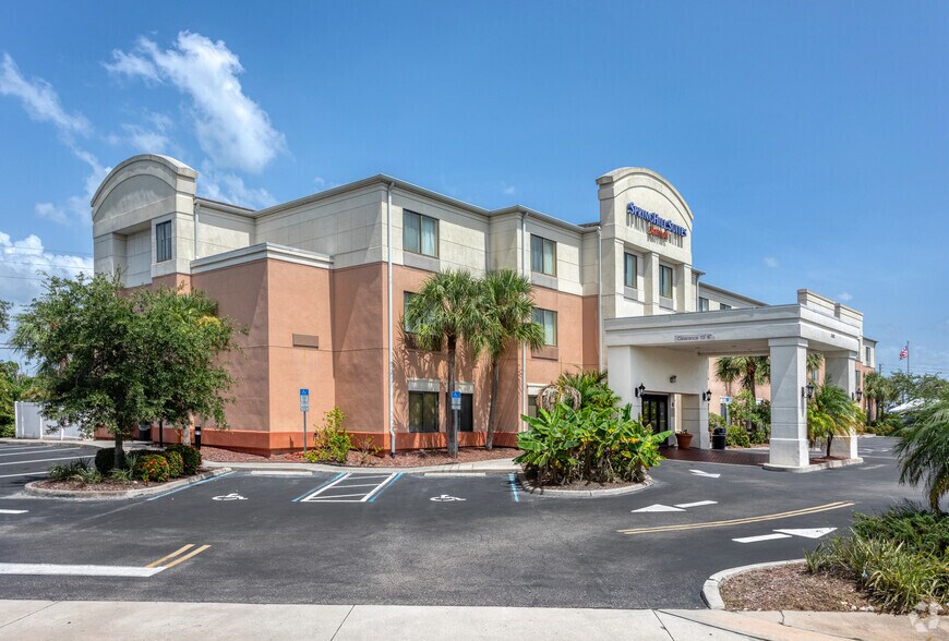 3485 Ulmerton Rd, Clearwater, FL à vendre - Photo principale – Image 1 sur 8