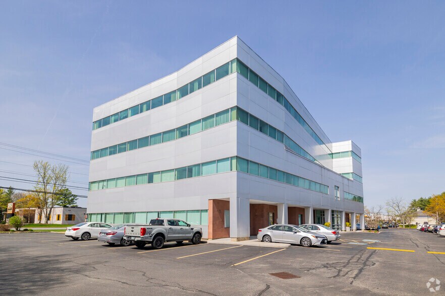 547 Amherst St, Nashua, NH à louer - Photo de l’immeuble – Image 3 sur 5