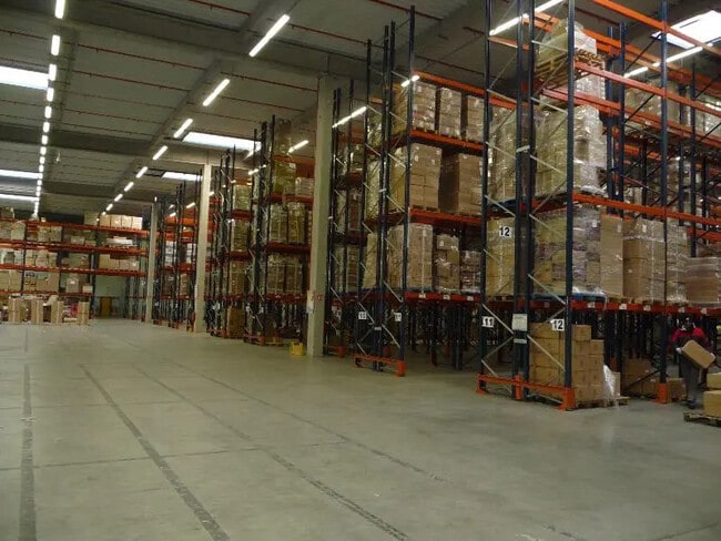 Plus de détails pour Industriel/Logistique à louer
