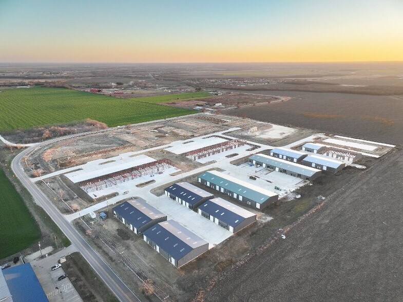 6751 N FM 157, Venus, TX à louer - Photo principale – Image 1 sur 18