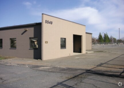 5549 Luce Ave, Mcclellan, CA à louer - Photo de l’immeuble – Image 2 sur 3
