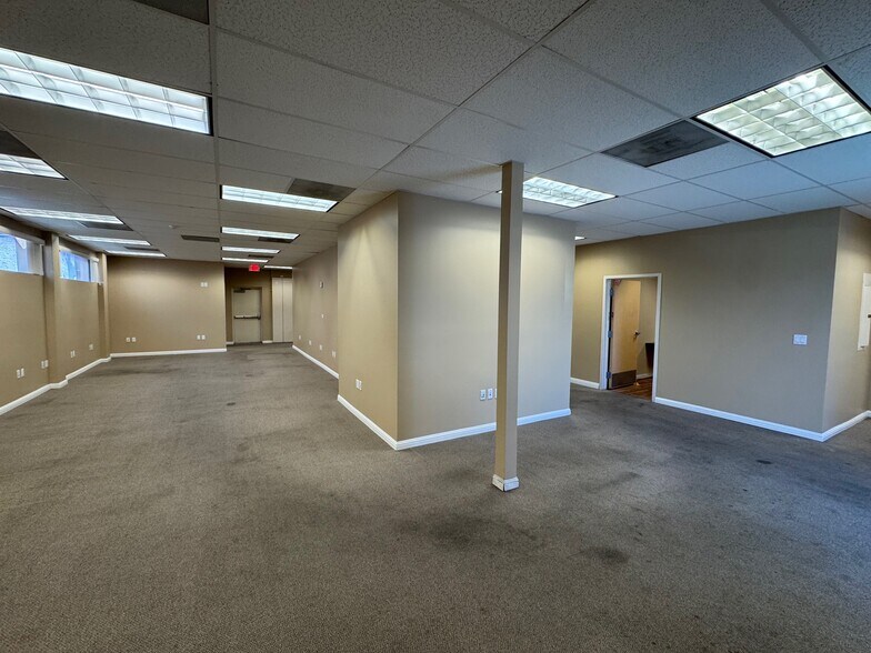 5500-5536 Reseda Blvd, Tarzana, CA à louer - Photo intérieure – Image 3 sur 15