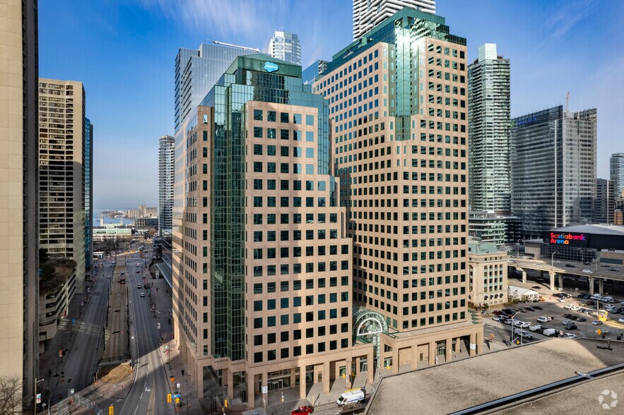 10 Bay St, Toronto, ON à louer - Photo de l’immeuble – Image 1 sur 5