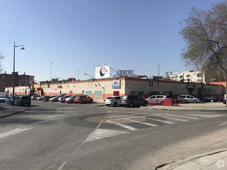Calle Pablo Casals, 27, Parla, Madrid à vendre - Photo de l’immeuble – Image 2 sur 4