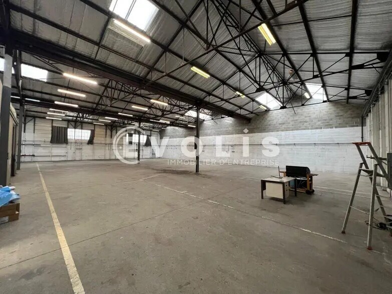 Industriel/Logistique dans Feyzin à louer - Photo de l’immeuble – Image 3 sur 12