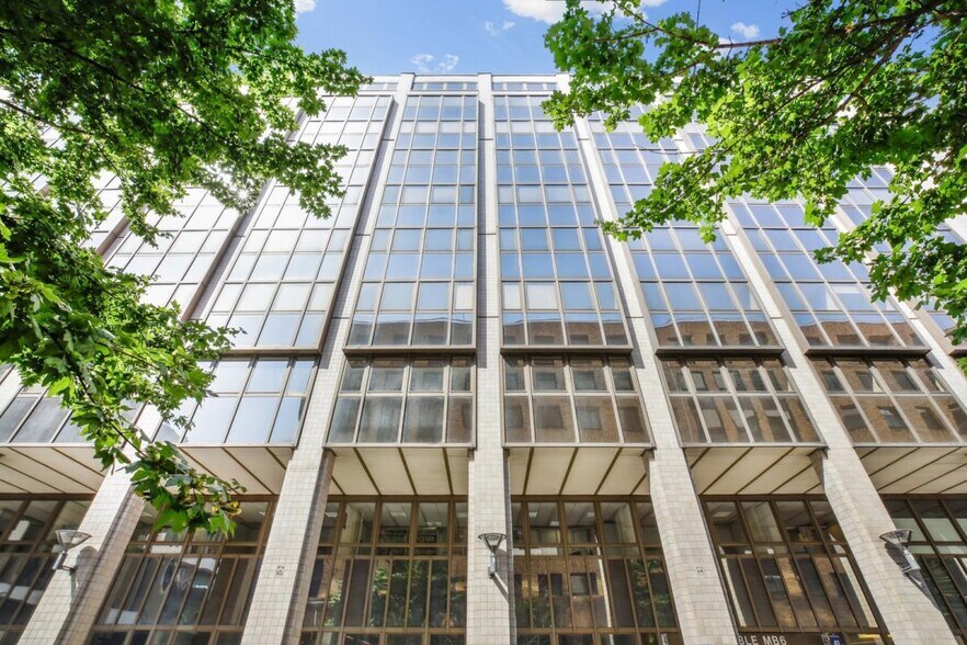 41 Rue Des Trois Fontanot, Nanterre à louer - Photo de l’immeuble – Image 1 sur 16