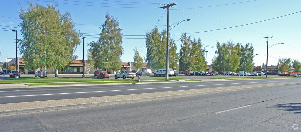 10220 N Nevada St, Spokane, WA à louer - Photo de l’immeuble – Image 2 sur 5