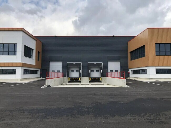 Plus de détails pour Bureau, Local d'activités à louer