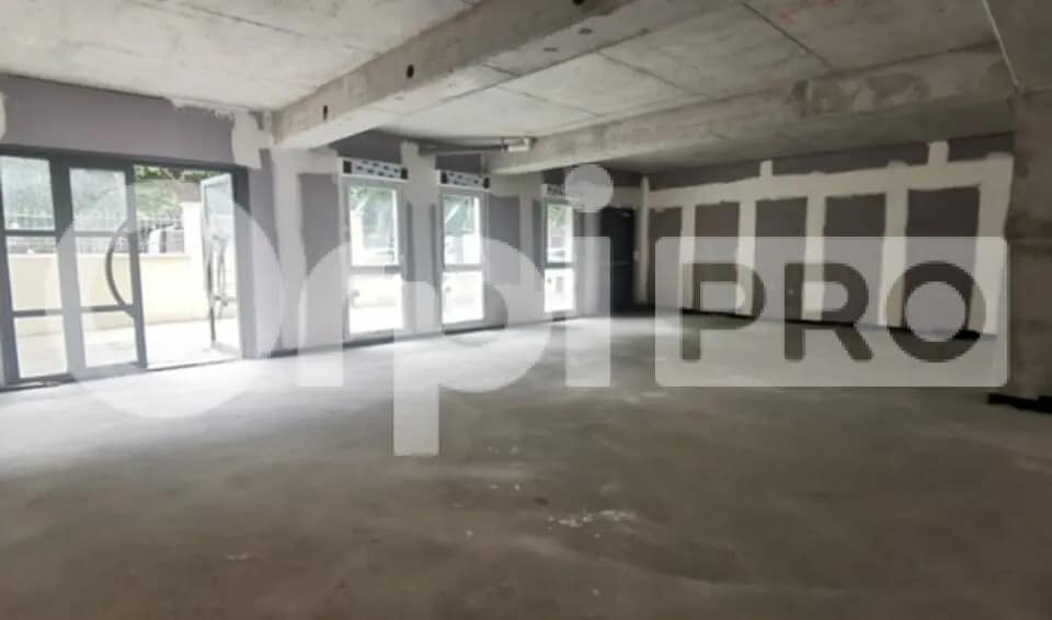 Local commercial dans Saint-Fargeau-Ponthierry à louer Photo intérieure– Image 1 sur 5