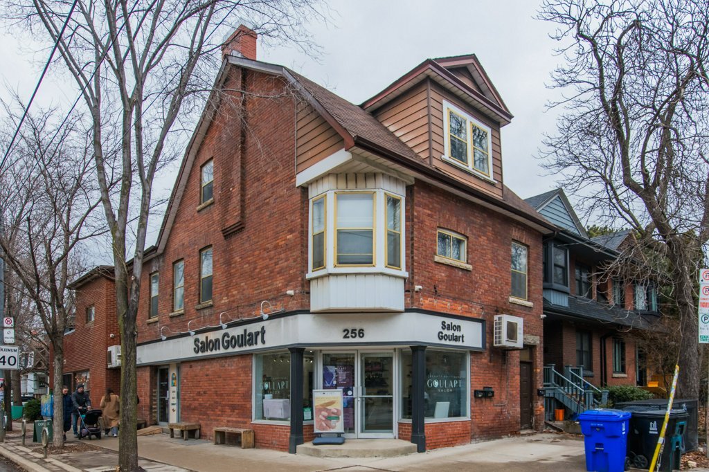 256 Crawford St, Toronto, ON à vendre Photo principale– Image 1 sur 14