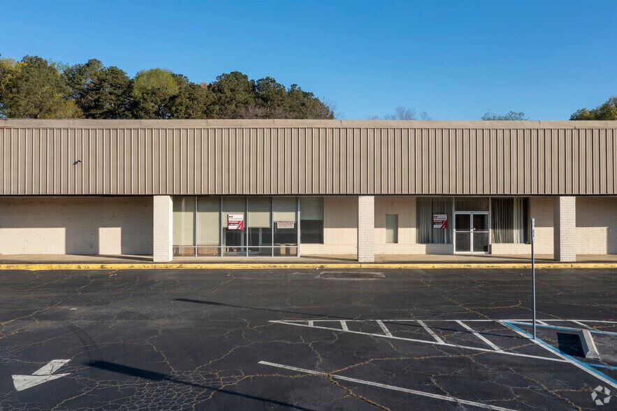 7480 Parkway Dr SW, Leeds, AL à louer - Photo de l’immeuble – Image 2 sur 10
