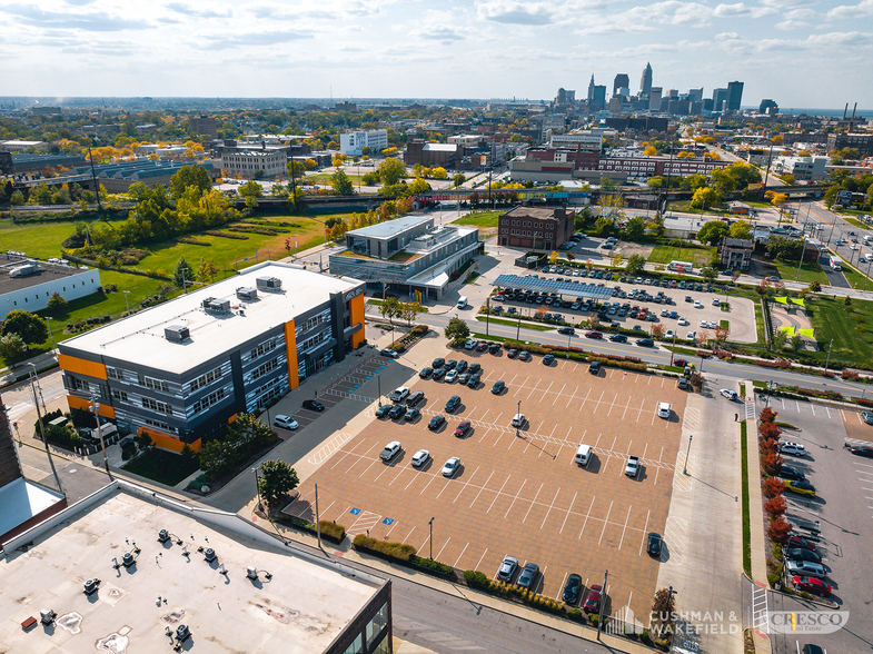 6001 Euclid Ave, Cleveland, OH à louer - Photo de l’immeuble – Image 3 sur 12