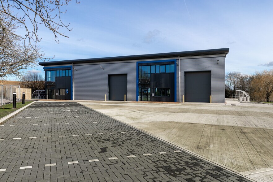 Units 14 & 15 Welsh Lane, Banbury à vendre - Photo de l’immeuble – Image 2 sur 30