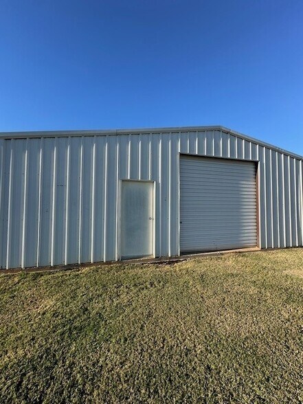 101 Adams Ave, Whitney, TX à louer - Photo de l’immeuble – Image 2 sur 4