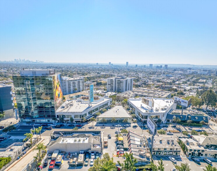 8590 W Sunset Blvd, West Hollywood, CA à louer - Aérien – Image 3 sur 17