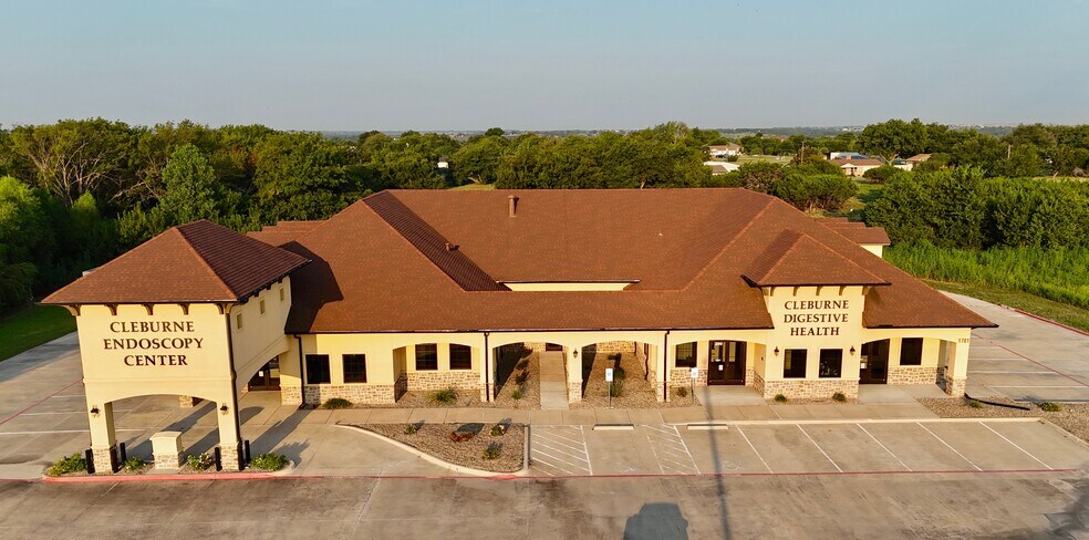 1701 Walter Holiday Dr, Cleburne, TX à louer - Photo de l’immeuble – Image 3 sur 10