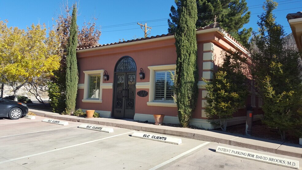 154 N Festival Dr, El Paso, TX à vendre - Photo de l’immeuble – Image 2 sur 39
