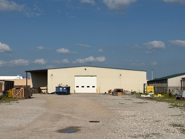 401 N Congress Ave, Evansville, IN à louer - Photo de l’immeuble – Image 2 sur 3