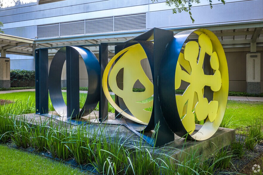 10001 Woodloch Forest Dr, The Woodlands, TX à louer - Photo de l’immeuble – Image 3 sur 5