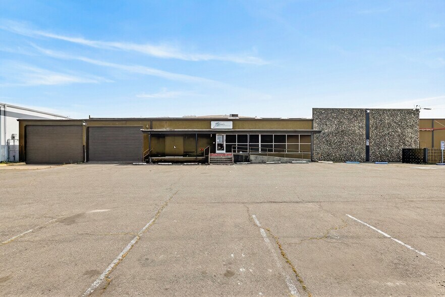 4320 Roseville Rd, North Highlands, CA à vendre - Photo principale – Image 1 sur 10