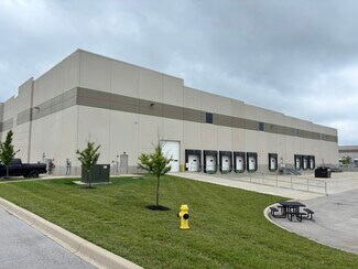 Plus de détails pour 13620 NE Park Dr, Louisville, KY - Industriel/Logistique à louer