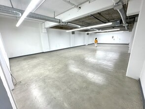 210 E Olympic Blvd, Los Angeles, CA à louer Photo intérieure– Image 2 sur 8