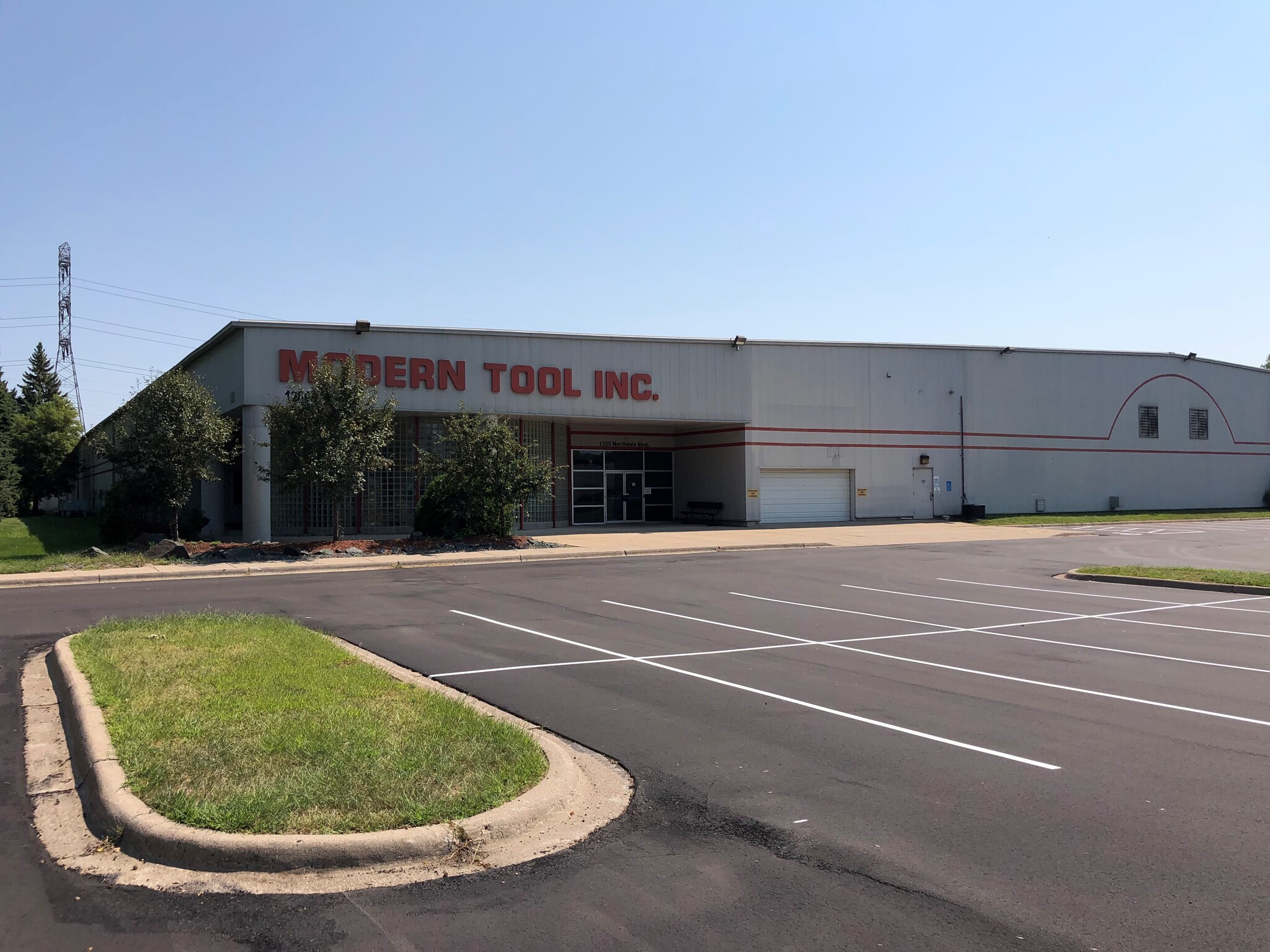 1200 Northdale Blvd NW, Coon Rapids, MN à louer Photo principale– Image 1 sur 5