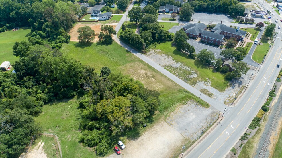 420 N Main St, Fuquay Varina, NC à vendre - Photo de l’immeuble – Image 3 sur 6