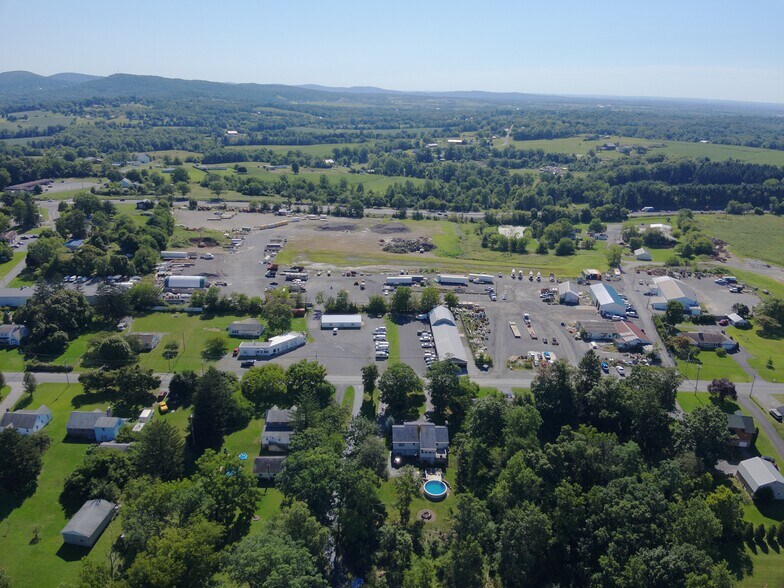 717 Range End Rd, Dillsburg, PA à louer - Photo de l’immeuble – Image 3 sur 8
