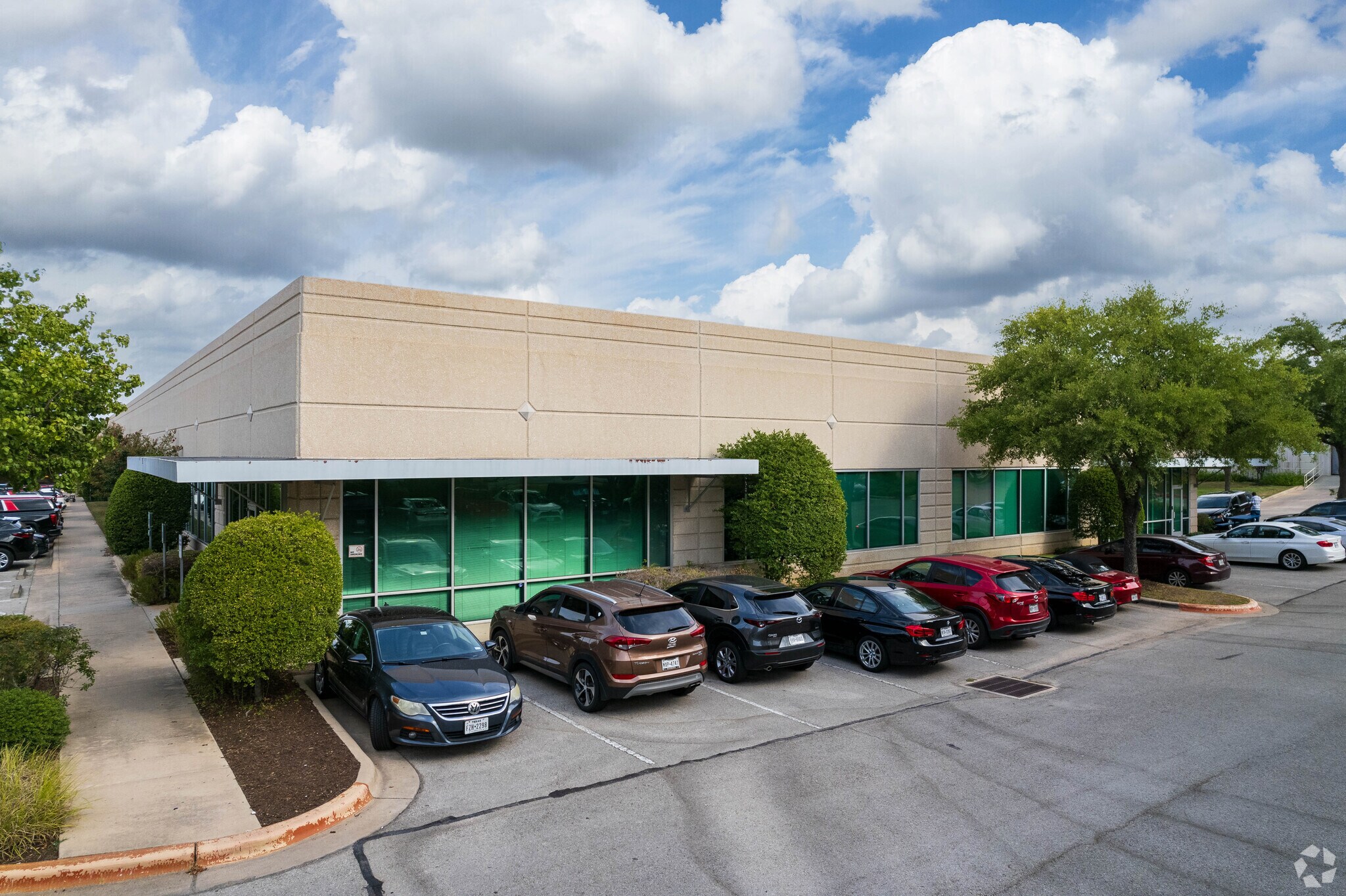 9300 United Dr, Austin, TX à louer Photo principale– Image 1 sur 56