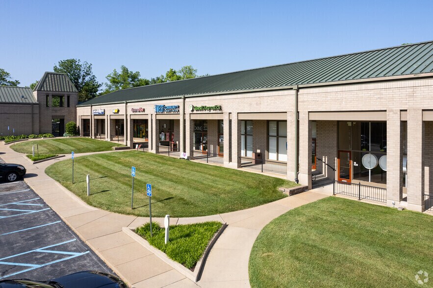 421-491 S Kirkwood Rd, Kirkwood, MO à louer - Photo de l’immeuble – Image 3 sur 6