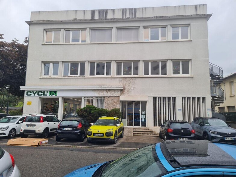 Local commercial dans Saint-Étienne à louer - Photo de l’immeuble – Image 2 sur 7