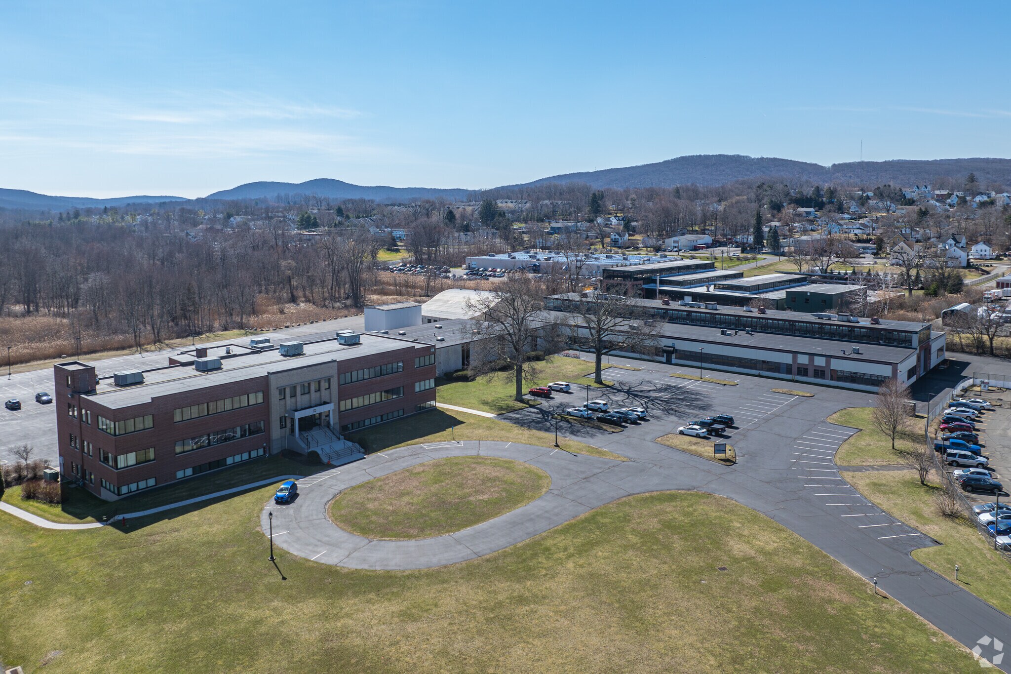 44 Shelter Rock Rd, Danbury, CT à louer Photo principale– Image 1 sur 12