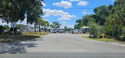 4545 NW 27th Ave, Ocala, FL à louer Photo de l’immeuble– Image 1 sur 1