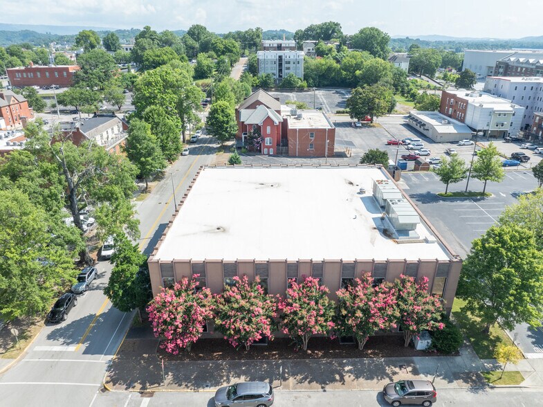 620 Lindsay St, Chattanooga, TN à vendre - Photo de l’immeuble – Image 2 sur 36