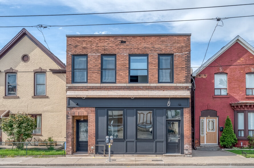 52 Barton St E, Hamilton, ON à vendre - Photo principale – Image 1 sur 3
