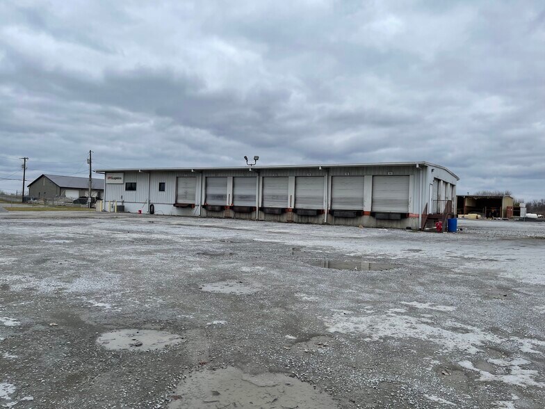 74 Red Fern Rd, Campbellsville, KY à vendre - Photo principale – Image 1 sur 3