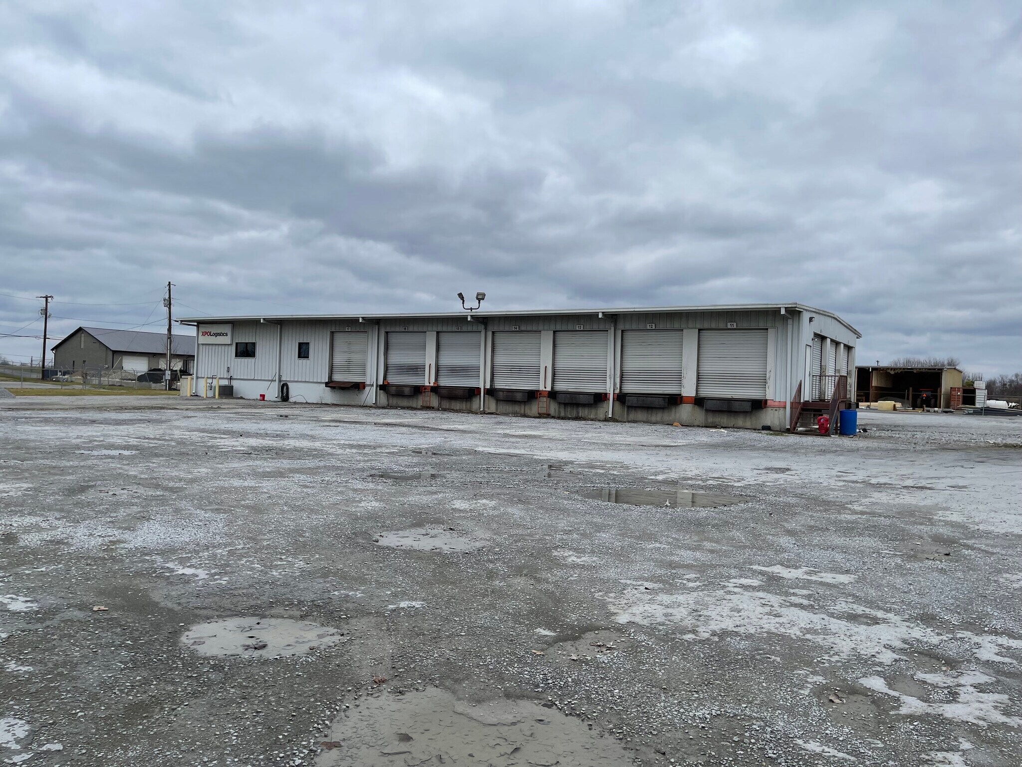 74 Red Fern Rd, Campbellsville, KY à vendre Photo principale– Image 1 sur 4
