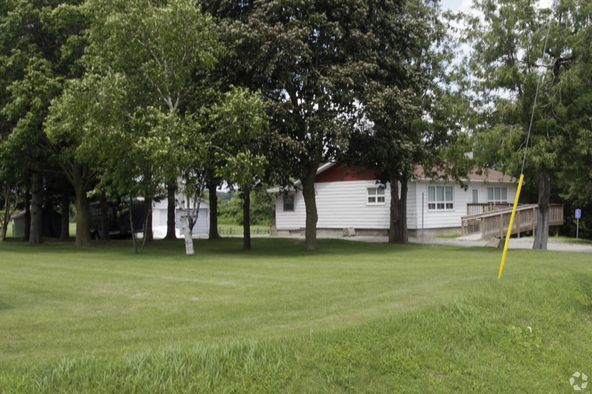 186 Rossland Rd, Ajax, ON à vendre Photo de l’immeuble– Image 1 sur 3