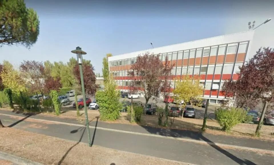 Local d’activités dans Brive-la-Gaillarde à louer - Photo de l’immeuble – Image 1 sur 5