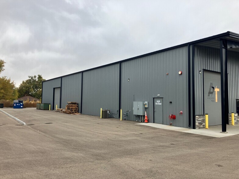 3749 E Comstock Ave, Nampa, ID à louer - Photo de l’immeuble – Image 2 sur 5