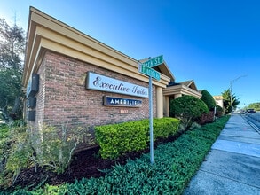 1102 S Florida Ave, Lakeland, FL à louer Photo intérieure– Image 1 sur 31