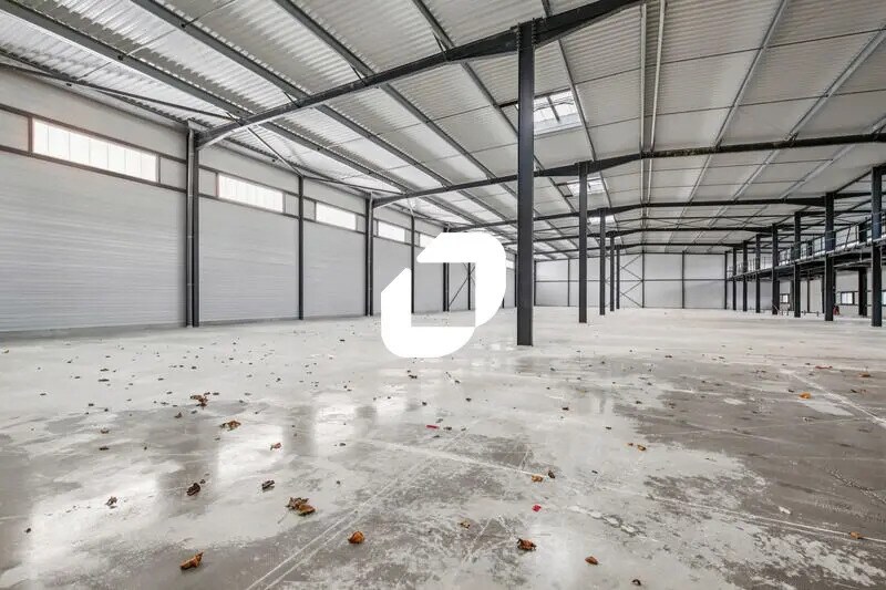 Local d’activités dans Viarmes à louer - Photo de l’immeuble – Image 1 sur 24