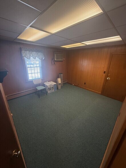 42-44 Auburn Street St, Auburn, MA à louer - Photo de l’immeuble – Image 3 sur 9