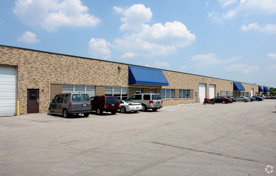 641-655 S Vermont St, Palatine, IL à louer - Photo de l’immeuble – Image 2 sur 3