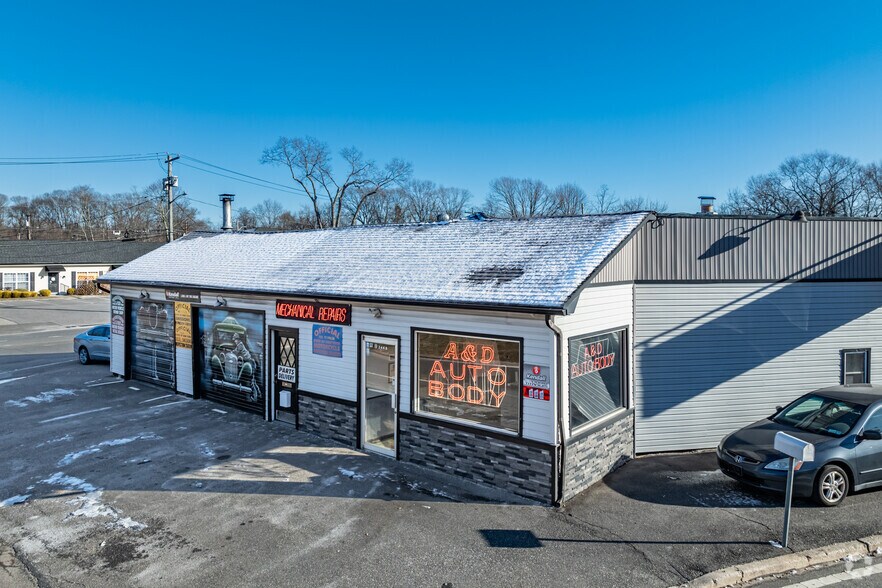 2448 Montauk Hwy & 443 S Country Rd portefeuille de 2 biens à vendre sur LoopNet.fr - Photo principale – Image 1 sur 1