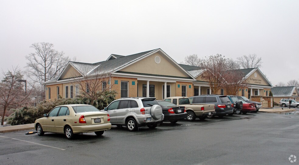 1420-1428 Greenbrier Pl, Charlottesville, VA à louer - Photo principale – Image 2 sur 4