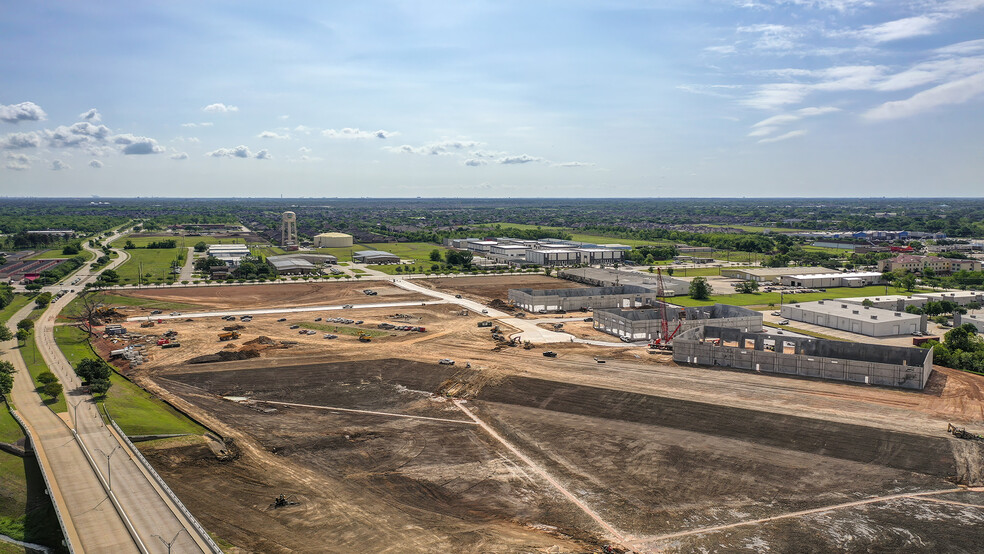0 N Main St, Pearland, TX à louer - Photo de l’immeuble – Image 3 sur 5